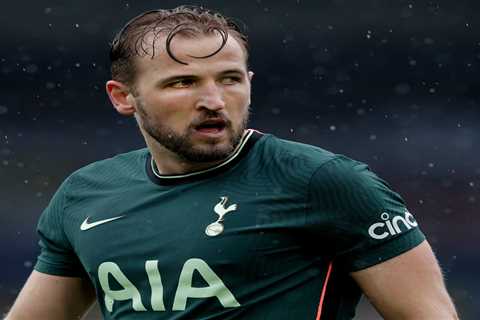 Alan Shearer urges Harry Kane to push for Tottenham transfer exit and go to club who win trophies..