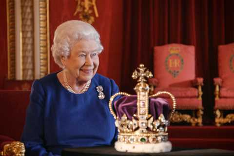 How much are the Imperial State Crown and crown jewels worth?