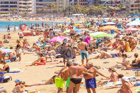 Travel bosses want Greece, Italy and Spain on ‘green list’ as figures show less than 1% of arrivals ..