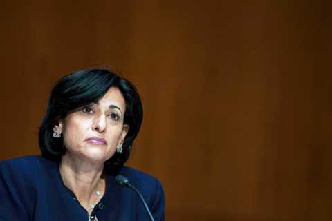 C.D.C. Chief Defends Pandemic Guidance as Impatience Mounts