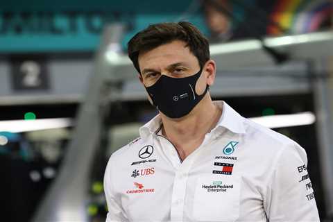 Mercedes boss Toto Wolff has four options to become Lewis Hamilton’s new team-mate if Valtteri..