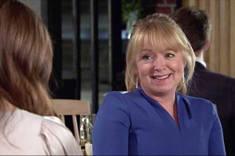 Coronation Street: Who will buy the Rovers Return?