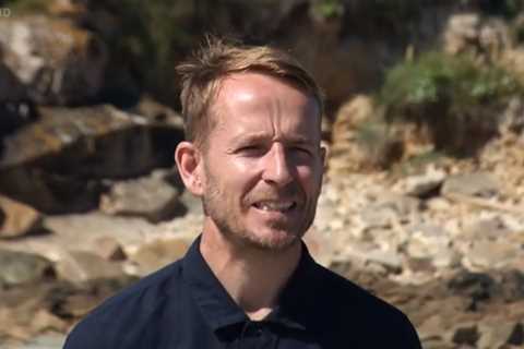 Jonnie Irwin takes VERY cheeky swipe at A Place in the Sun guest’s boyfriend