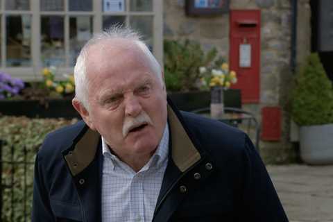 Emmerdale’s Eric Pollard cruelly mocks Liv Flaherty’s alcoholism ordeal