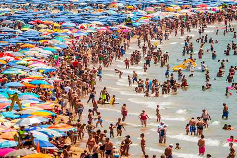 Holidays boost as whole EU to allow Brits in test-free with ‘vaccine passport’ – but ministers tell ..