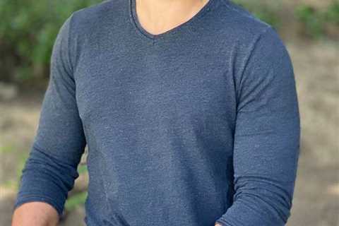 Who is Bachelorette contestant Thomas Jacobs?