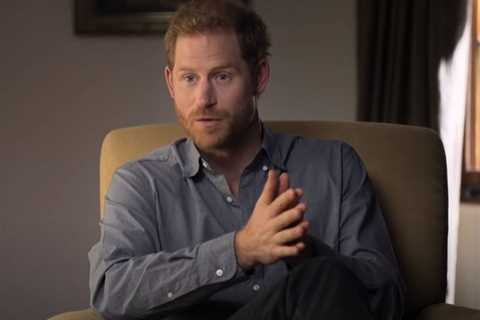 Prince Harry is ‘desperately trying to convince himself’ he’s happy in the US but he’s far from it, ..