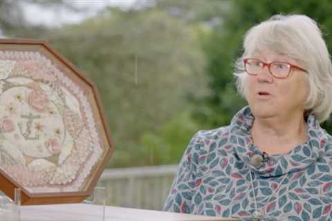 Antiques Roadshow guest open-mouthed after mother’s £10 purchase receives staggering valuation