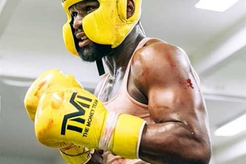 Floyd Mayweather splattered with blood as boxing legend, 44, trains for Logan Paul fight