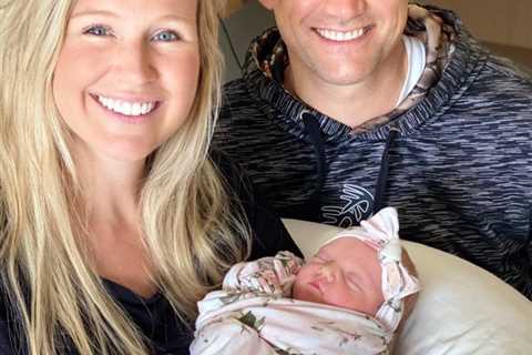 Kendra Duggar’s mom Christina, 41, welcomes NINTH child weeks after the reality star gave birth to..