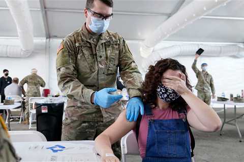 White House Says Dating Apps Can Help Vaccinated (and Frisky) Find Love