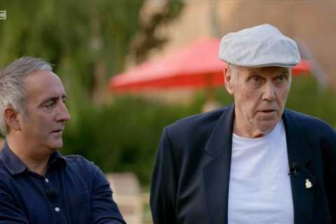 Antiques Roadshow security guard who saved Mick Jagger’s life stunned by memorabilia bombshell