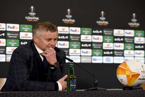 Gary Neville slams Man Utd for Europa League final performance against Villarreal and says..