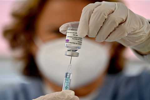 Cause of blood clots linked to AstraZeneca and J&amp;J Covid vaccines ‘SOLVED’ and scientists claim ..