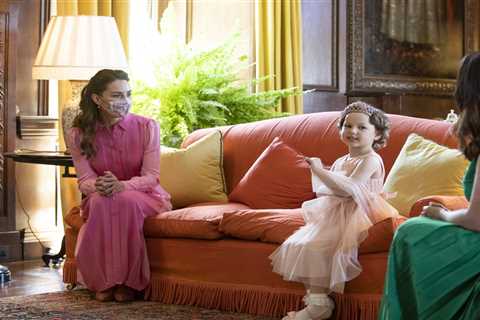 Classy Kate Middleton ‘dresses like a princess’ to keep promise she made to cancer stricken girl, 4