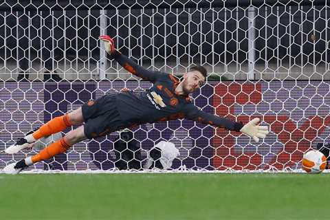 David De Gea conceded 36th straight penalty before missing own spot-kick in Man Utd shootout..