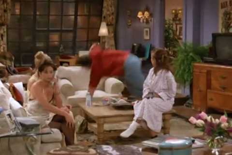 Watch excruciating moment Matt LeBlanc dislocates shoulder in middle of Friends episode in..