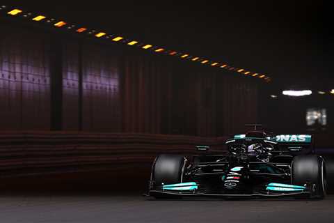 Lewis Hamilton contract extension talks ‘stall’ amid claims of ‘cracks starting to appear’ with..