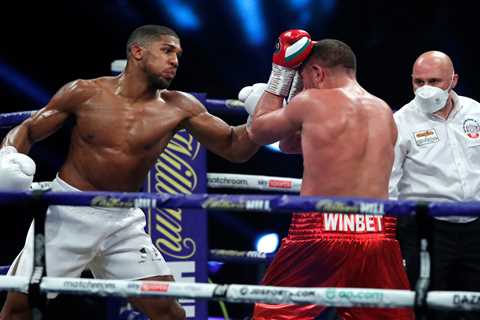 Anthony Joshua wants to sit down with Tyson Fury’s dad John for a Guinness and talk boxing after..