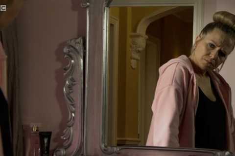EastEnders fans’ shock at Linda Carter’s massive baby bump