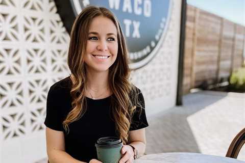 Jana Duggar missing from rumored boyfriend Stephan Wissman’s family photo after fans found clues..