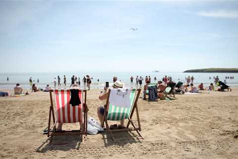 Grant Shapps refuses to confirm green list holiday destinations for summer &amp; says Govt ‘can’t..