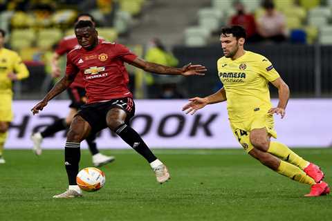 Man Utd consider Aaron Wan-Bissaka switch to centre-back during pre-season in either back three or..