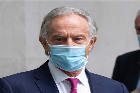 Vaccinated Brits should be given new freedom pass for ‘vaccine-only’ restaurants and sports..
