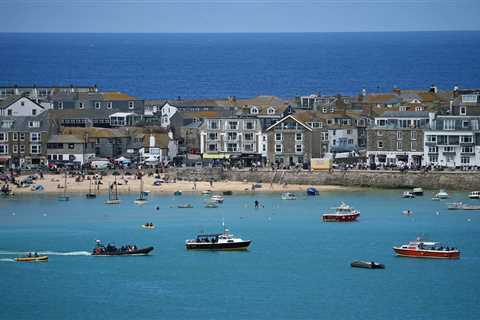 No countries set to be added to green list anytime soon as Brits warned NOT to holiday abroad by..