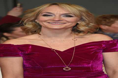 How old is Louise Minchin?