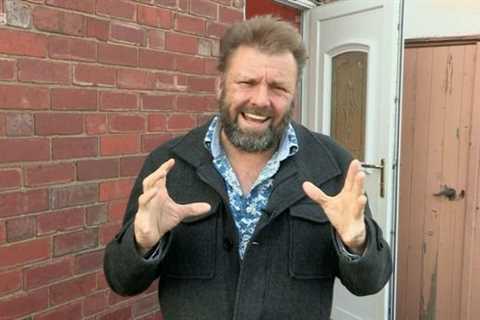 Homes under the Hammer’s Martin Roberts reveals horror encounter with GHOST in haunted house