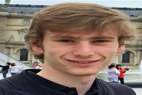 Oxford student behind vote to remove Queen’s portrait is son of millionaire lawyer