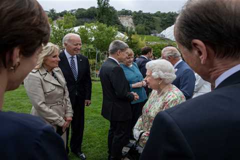 Biden G7 summit blunder as prez appears to break protocol for arriving to dinner AFTER the Queen