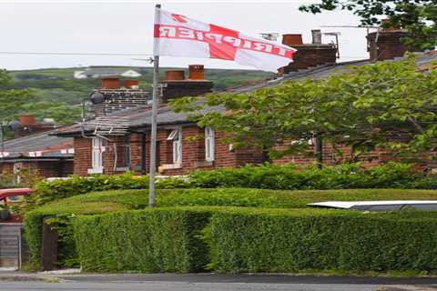 Euro 2020: Kieran Trippier’s dad puts up huge 20ft flag despite council row after England star says ..