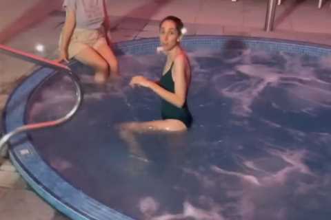 Stacey Solomon enjoys night-time dip in jacuzzi with ‘weirdo’ sister Jemma telling her ‘I love you..