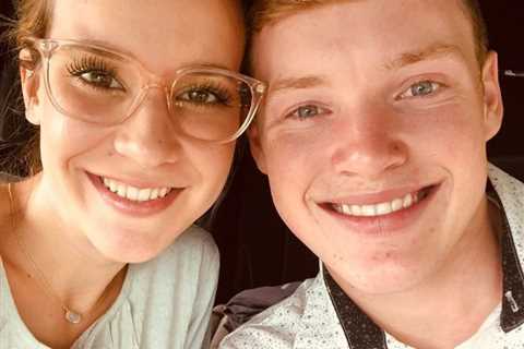 Justin Duggar, 18, and his wife Claire, 20, kiss in new pics after fans suspect she is pregnant..