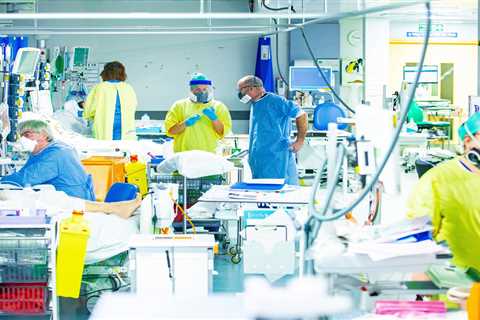 Boris Johnson’s four-week delay to Freedom Day ‘could keep thousands out of hospital’, top doctor..