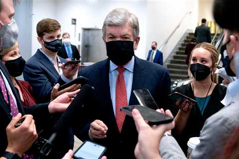 In Congress, Republicans Shrug at Warnings of Democracy in Peril