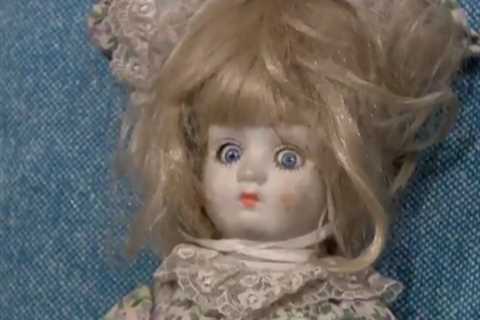 This Morning’s Holly Willoughby squeals in terror as Phillip Schofield winds her up with ‘haunted..