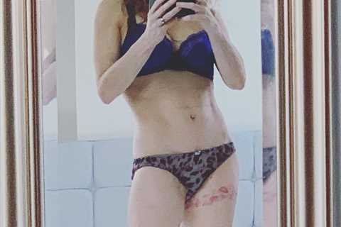 CBeebies presenter Sarah-Jayne Honeywell, 47, strips to lingerie for sexy mirror selfie