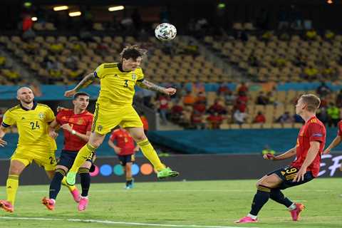 Victor Lindelof wins Euro 2020 MOTM award while facing Man Utd transfer target and possible..
