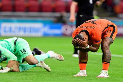 Watch Man Utd flop Memphis Depay waste a glorious Netherlands chance in Euro 2020 clash with Austria