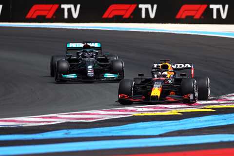 Lewis Hamilton has gone ‘SOFT’ and didn’t even try to block Max Verstappen, blasts old Mercedes..