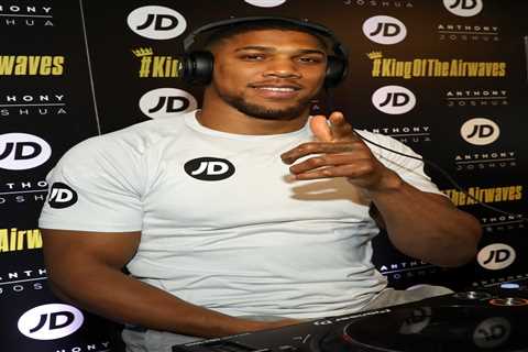 Anthony Joshua points out Deontay Wilder’s biggest weakness and claims rival has ‘just one weapon’..