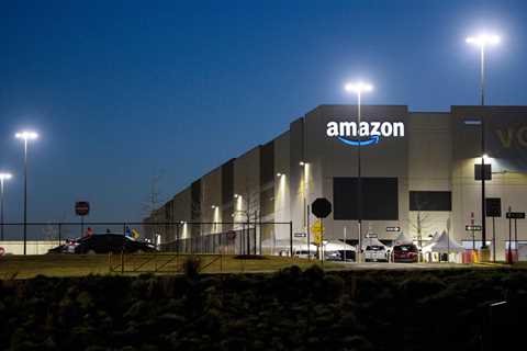 The Teamsters consider a new emphasis on organizing Amazon workers.