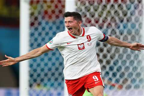 Chelsea ‘to go all out for Robert Lewandowski if they fail in Erling Haaland transfer and Roman..