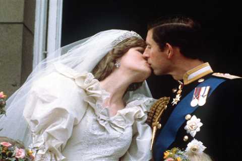 When did Princess Diana and Prince Charles get divorced?