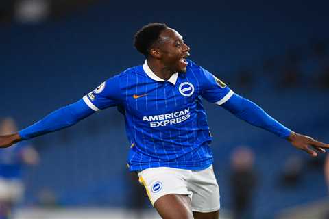 Danny Welbeck ends transfer speculation as ex-Arsenal striker signs one-year contract extension at..