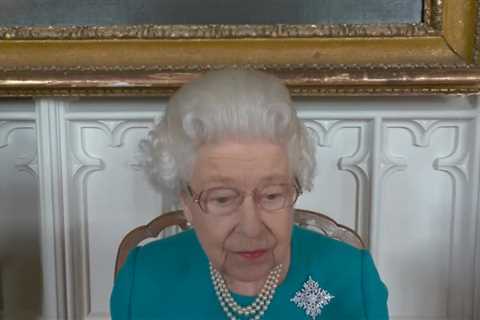 The Queen presents Canadian Armed Forces with Royal Banner to celebrate 100 years in touching video ..