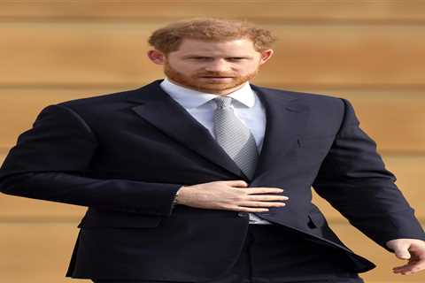 Prince Harry arrives back at Frogmore as he returns to Britain for showdown with Wills’ at Diana..